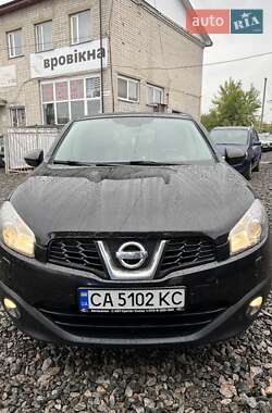 Позашляховик / Кросовер Nissan Qashqai 2010 в 