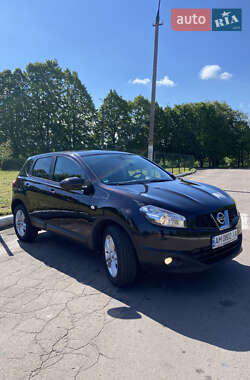 Внедорожник / Кроссовер Nissan Qashqai 2012 в 