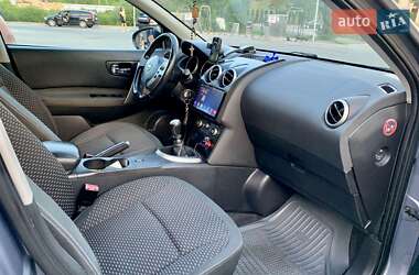 Позашляховик / Кросовер Nissan Qashqai 2010 в 