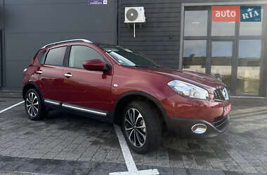 Внедорожник / Кроссовер Nissan Qashqai 2010 в Ивано-Франковске