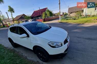 Внедорожник / Кроссовер Nissan Qashqai 2012 в 