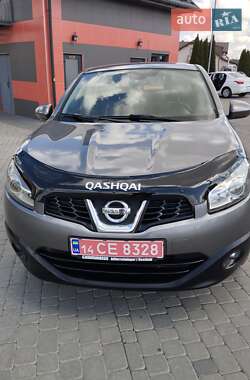 Внедорожник / Кроссовер Nissan Qashqai 2012 в 