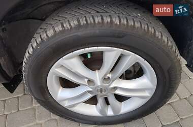 Внедорожник / Кроссовер Nissan Qashqai 2012 в 