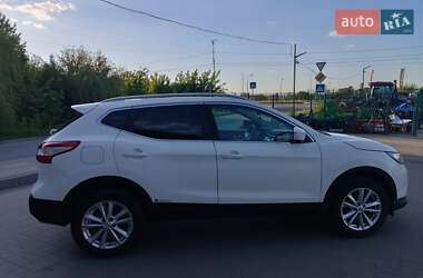 Внедорожник / Кроссовер Nissan Qashqai 2014 в 
