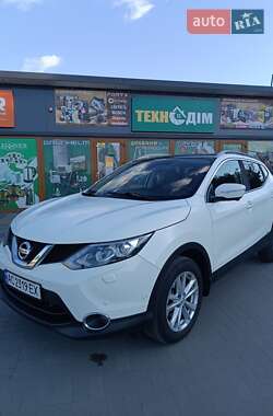 Внедорожник / Кроссовер Nissan Qashqai 2014 в 