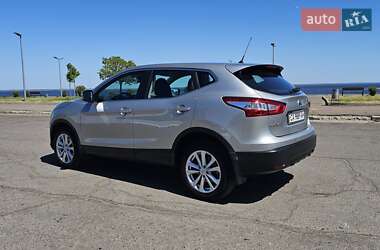 Внедорожник / Кроссовер Nissan Qashqai 2014 в 