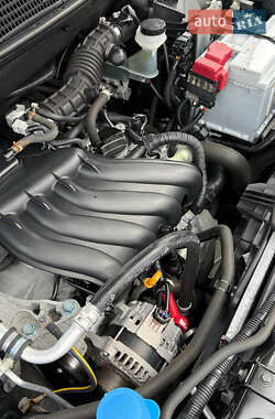 Внедорожник / Кроссовер Nissan Qashqai 2011 в 