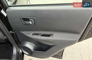 Внедорожник / Кроссовер Nissan Qashqai 2011 в 