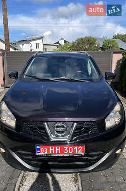 Внедорожник / Кроссовер Nissan Qashqai 2012 в 