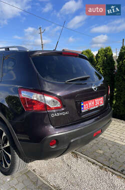 Внедорожник / Кроссовер Nissan Qashqai 2012 в 