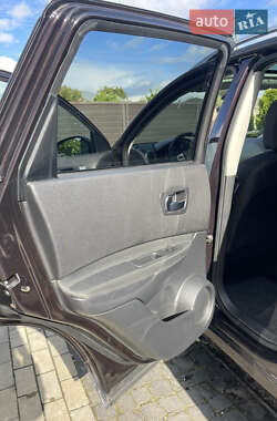 Внедорожник / Кроссовер Nissan Qashqai 2012 в 
