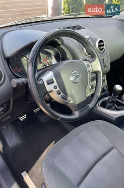 Внедорожник / Кроссовер Nissan Qashqai 2012 в 
