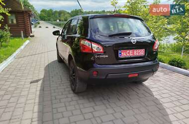 Внедорожник / Кроссовер Nissan Qashqai 2012 в 