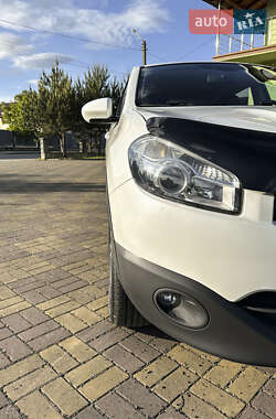 Позашляховик / Кросовер Nissan Qashqai 2013 в 