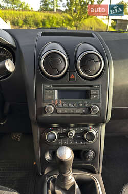 Позашляховик / Кросовер Nissan Qashqai 2013 в 