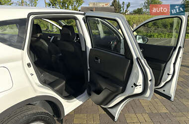 Позашляховик / Кросовер Nissan Qashqai 2013 в 