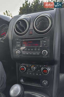 Позашляховик / Кросовер Nissan Qashqai 2013 в 