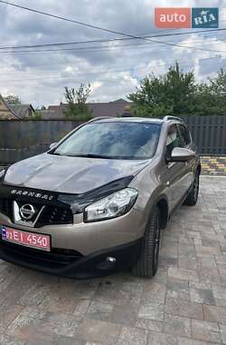 Внедорожник / Кроссовер Nissan Qashqai 2012 в 