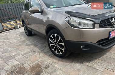 Внедорожник / Кроссовер Nissan Qashqai 2012 в 