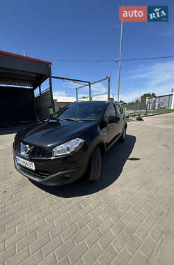 Внедорожник / Кроссовер Nissan Qashqai 2011 в 