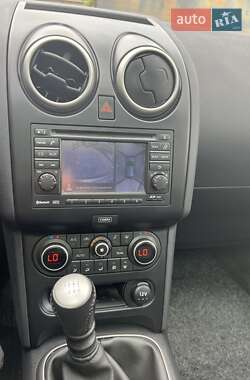Внедорожник / Кроссовер Nissan Qashqai 2012 в 