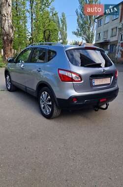 Внедорожник / Кроссовер Nissan Qashqai 2012 в 