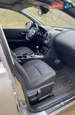 Внедорожник / Кроссовер Nissan Qashqai 2012 в 