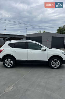 Позашляховик / Кросовер Nissan Qashqai 2011 в 