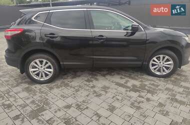 Внедорожник / Кроссовер Nissan Qashqai 2014 в 