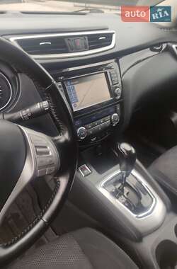Внедорожник / Кроссовер Nissan Qashqai 2014 в 