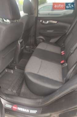 Внедорожник / Кроссовер Nissan Qashqai 2014 в 