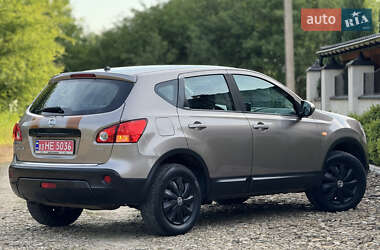 Внедорожник / Кроссовер Nissan Qashqai 2009 в 