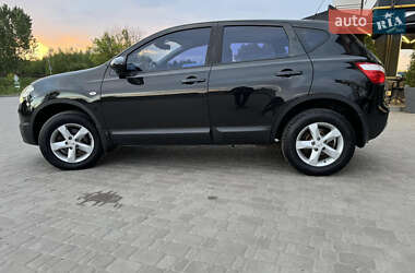 Внедорожник / Кроссовер Nissan Qashqai 2012 в 