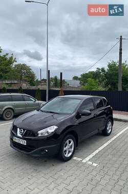 Внедорожник / Кроссовер Nissan Qashqai 2011 в 