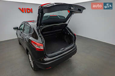 Внедорожник / Кроссовер Nissan Qashqai 2015 в 