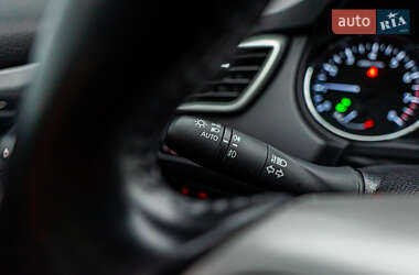 Внедорожник / Кроссовер Nissan Qashqai 2015 в 