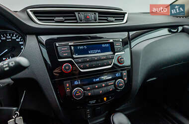 Внедорожник / Кроссовер Nissan Qashqai 2015 в 