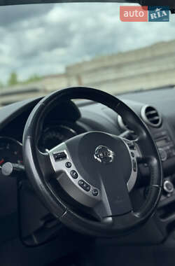 Позашляховик / Кросовер Nissan Qashqai 2010 в 