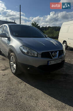 Внедорожник / Кроссовер Nissan Qashqai 2010 в 