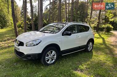 Позашляховик / Кросовер Nissan Qashqai 2010 в Кореці