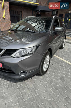 Внедорожник / Кроссовер Nissan Qashqai 2015 в 