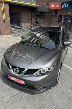 Внедорожник / Кроссовер Nissan Qashqai 2015 в 