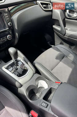 Внедорожник / Кроссовер Nissan Qashqai 2015 в 