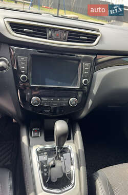 Внедорожник / Кроссовер Nissan Qashqai 2015 в 