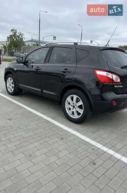 Позашляховик / Кросовер Nissan Qashqai 2010 в 