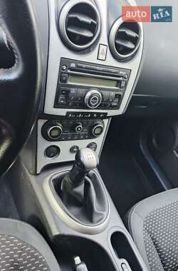 Позашляховик / Кросовер Nissan Qashqai 2009 в 