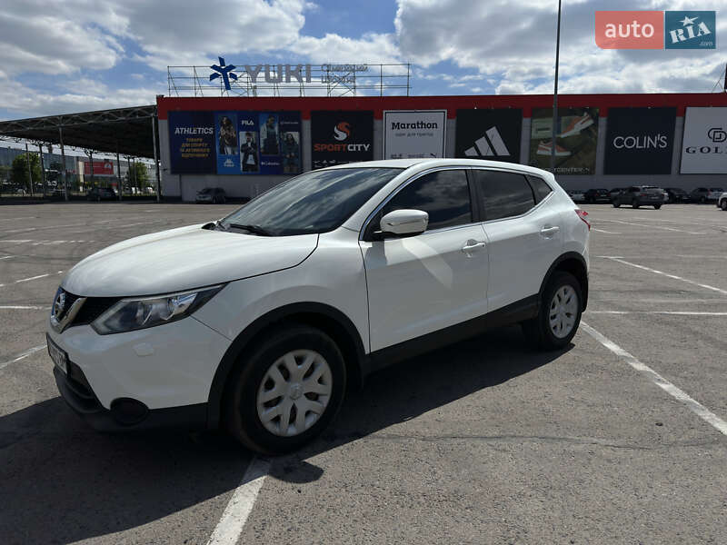 Внедорожник / Кроссовер Nissan Qashqai 2014 в 