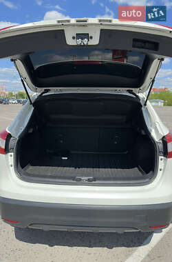 Внедорожник / Кроссовер Nissan Qashqai 2014 в 