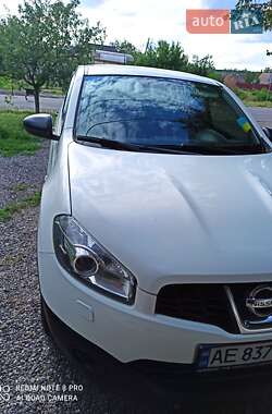 Внедорожник / Кроссовер Nissan Qashqai 2013 в 