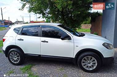 Внедорожник / Кроссовер Nissan Qashqai 2013 в 